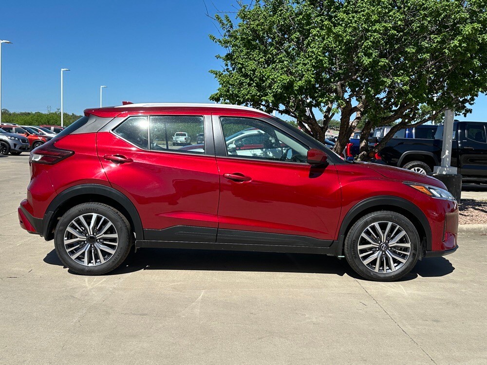 2023 Nissan Kicks SV photo 3