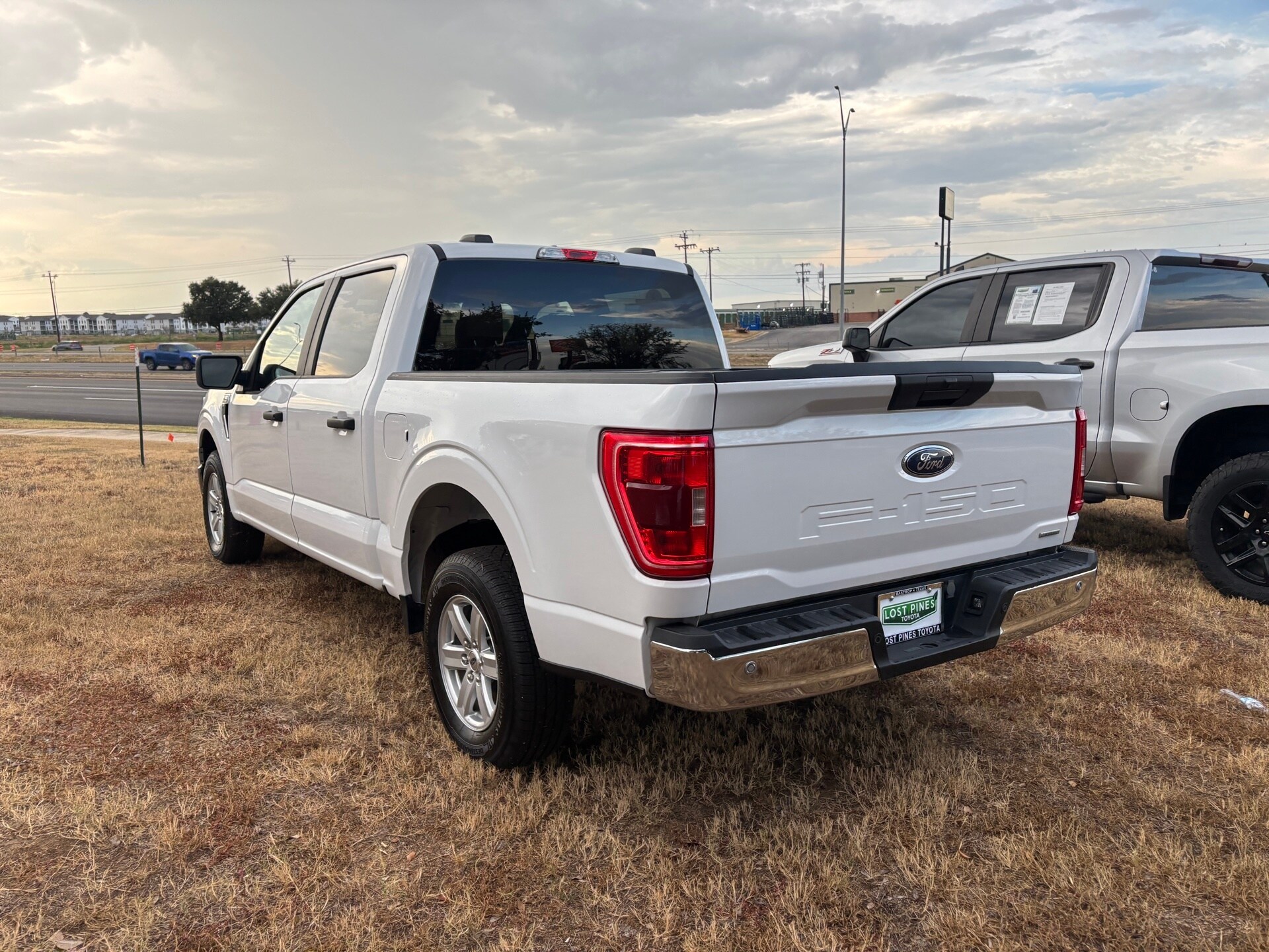 2023 Ford F-150 XLT photo 4