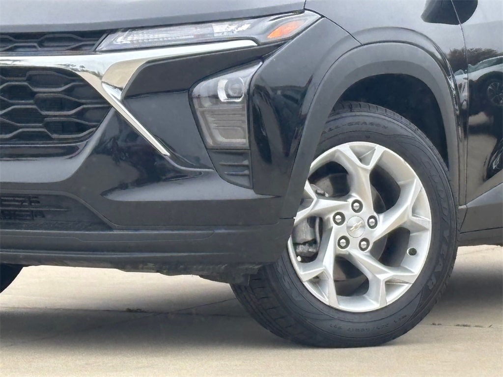 Used 2025 Chevrolet Trax LS SUV