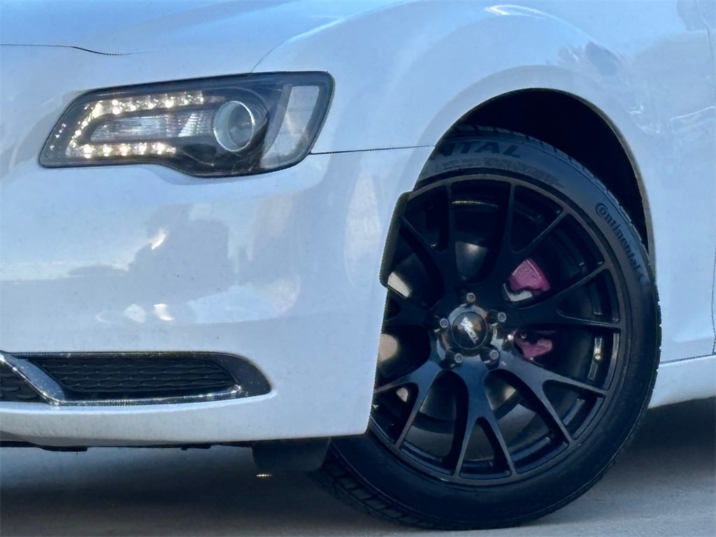 Used 2019 Chrysler 300 Touring with VIN 2C3CCAAG0KH755660 for sale in Bastrop, TX