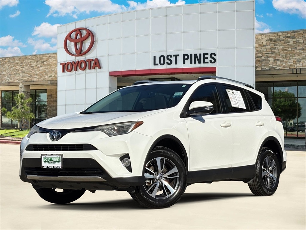 2016 Toyota RAV4 XLE's photo