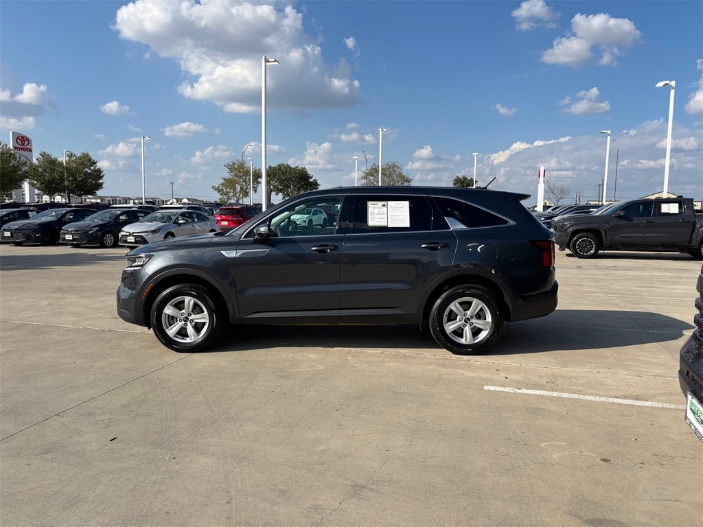Used 2021 Kia Sorento LX SUV