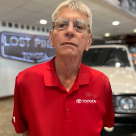 Staff member Larry Mitschke from ID_890ab67a4277