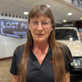 Staff member Debra Holbrook from ID_13fc7c84cef4