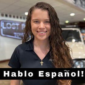 Staff member Thynthia Bonatsos from ID_890ab67a4277