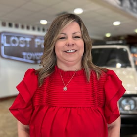 Staff member Glenda Smith from ID_b6f7f9c956ad