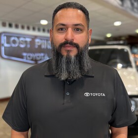 Staff member Andy Altamirano from ID_e64510dfe1d0