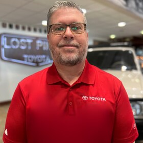 Staff member Eddy Cooke from ID_890ab67a4277