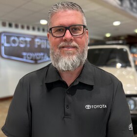 Staff member Eddy Cooke from ID_890ab67a4277