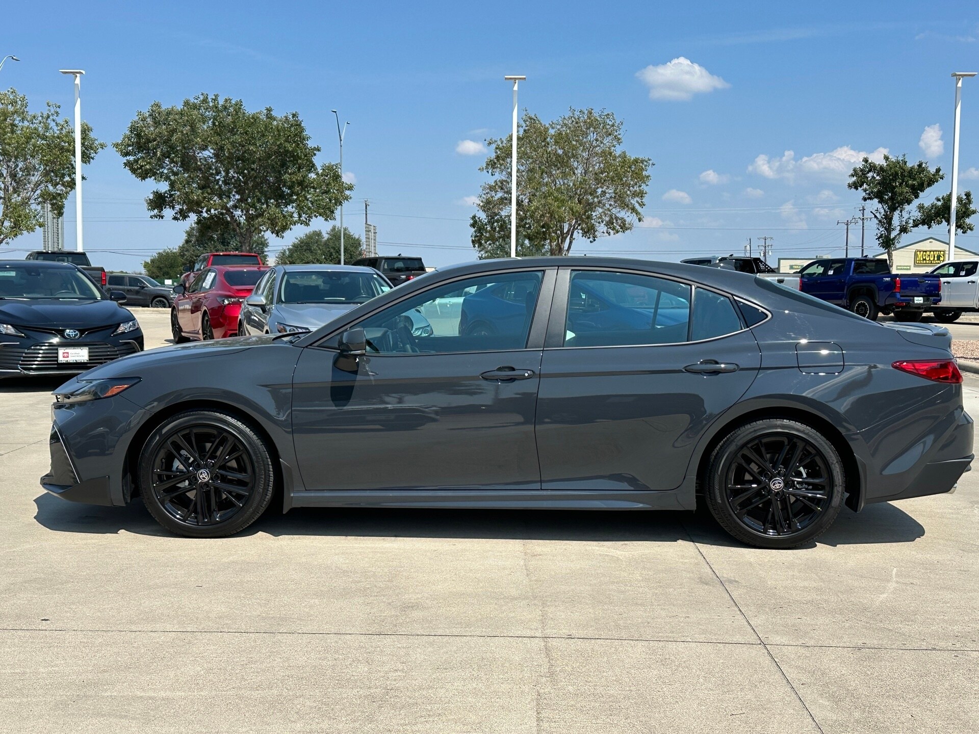 2025 Toyota Camry SE photo 3