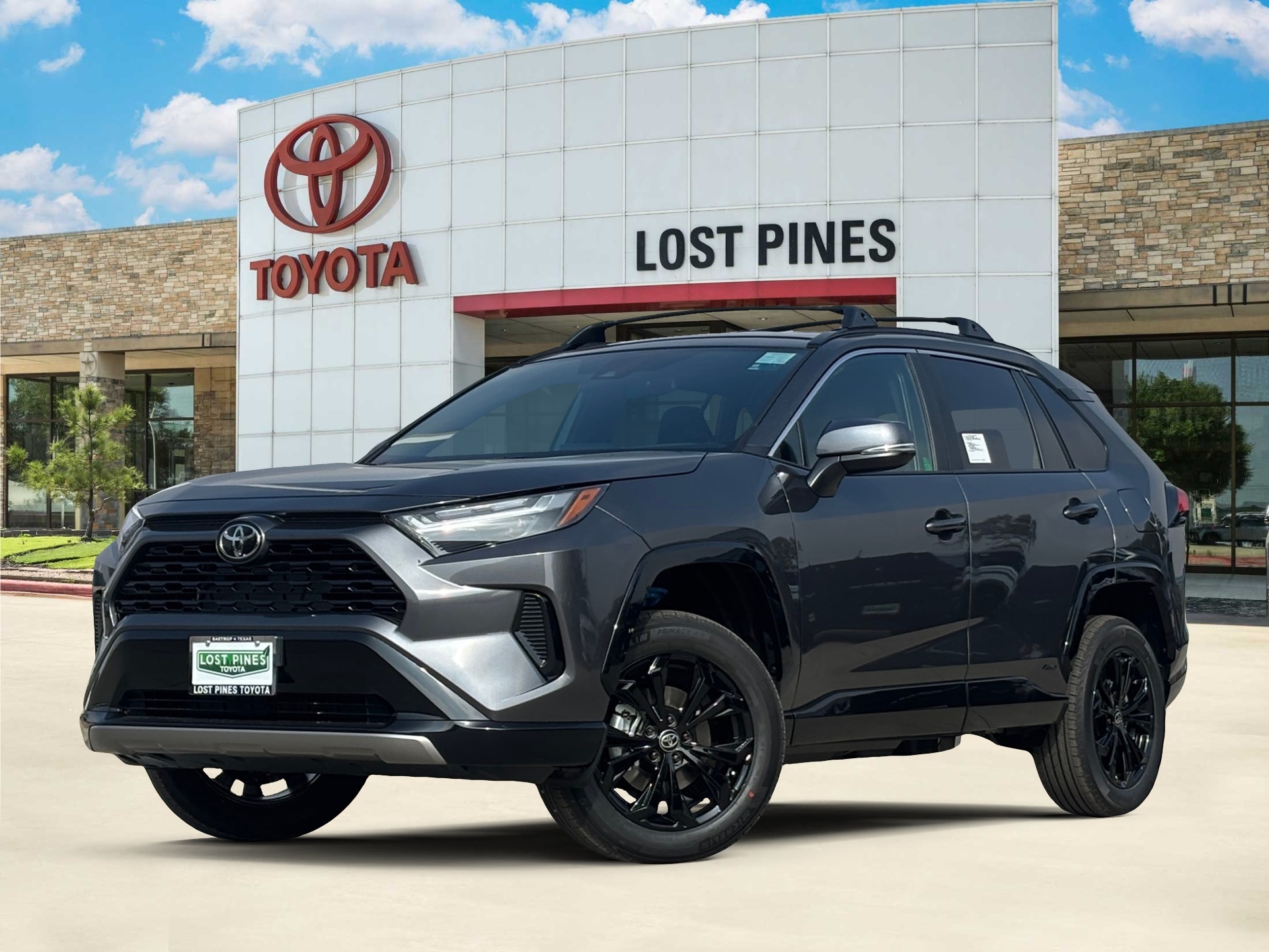 2025 Toyota RAV4 SE's photo