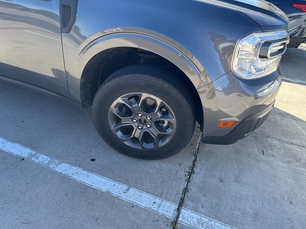 2022 Ford Maverick XLT photo 2