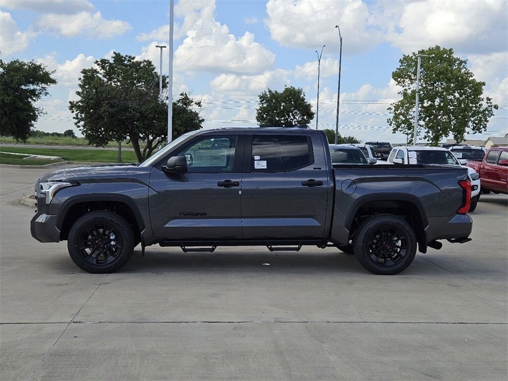 2024 Toyota Tundra SR5 photo 3
