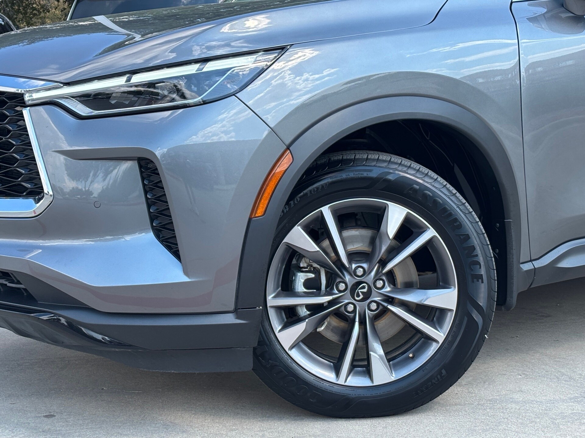 2024 Infiniti QX60 Luxe photo 2