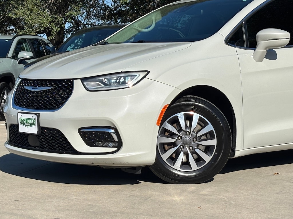 Used 2021 Chrysler Pacifica Touring L Minivan/Van