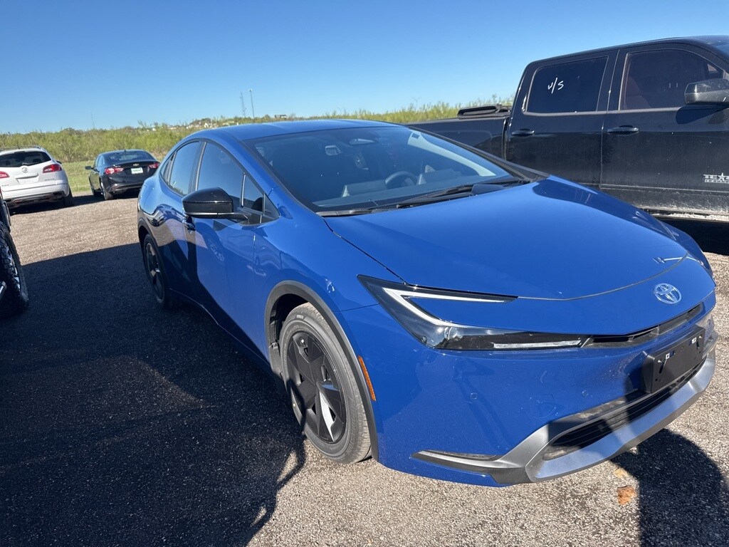 2026 Toyota Prius Plug-in Hybrid SE photo 3