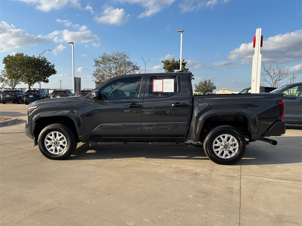 2025 Toyota Tacoma SR photo 4