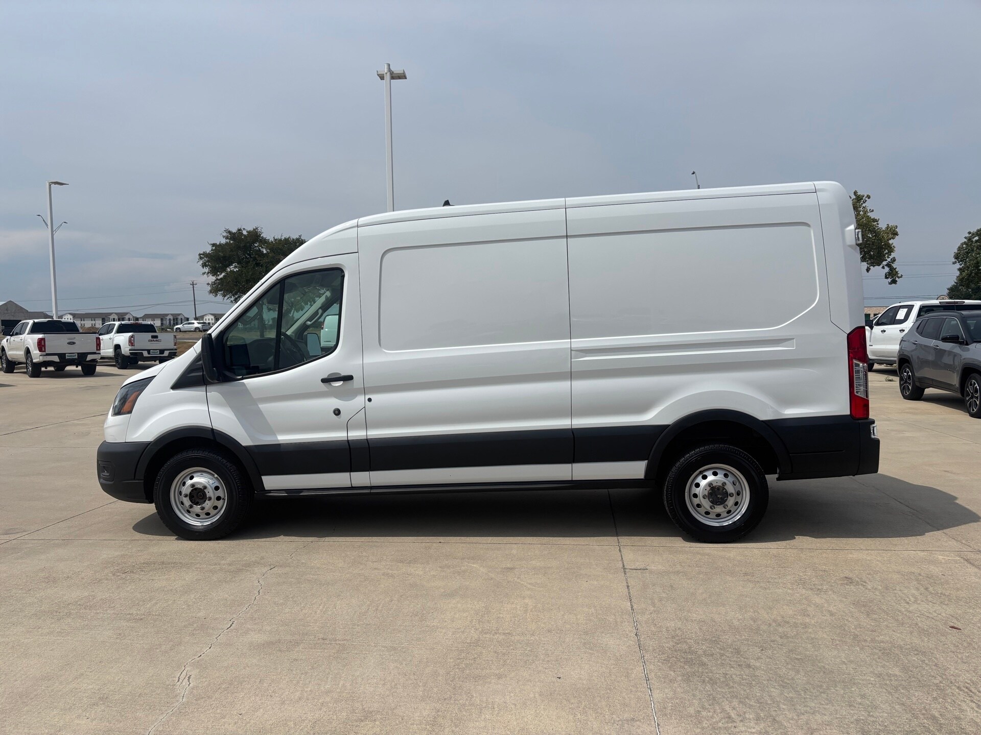 2023 Ford Transit photo 4