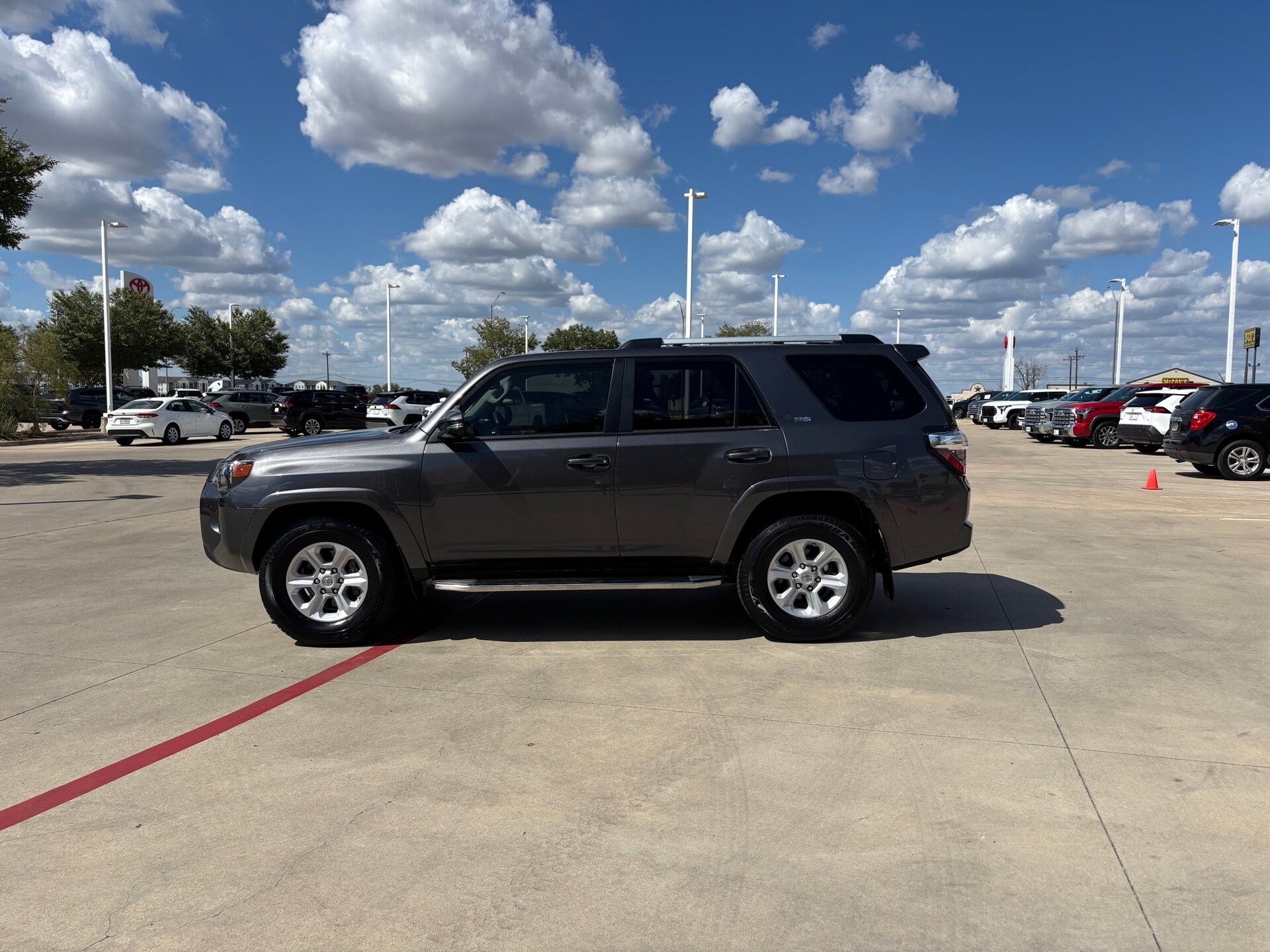 2019 Toyota 4Runner SR5 Premium photo 3