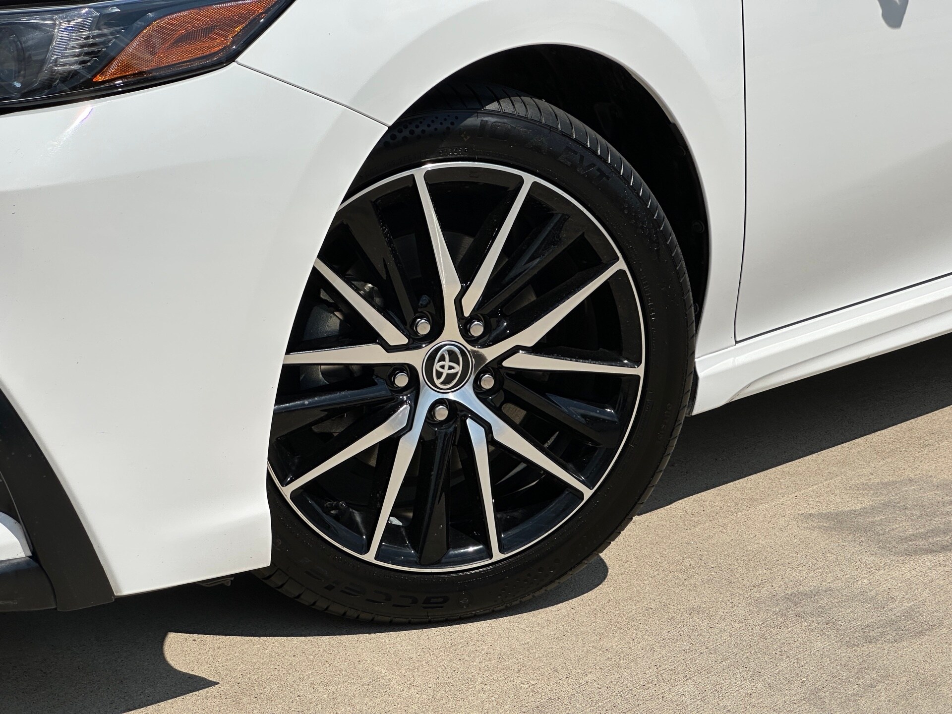 2024 Toyota Camry SE photo 2