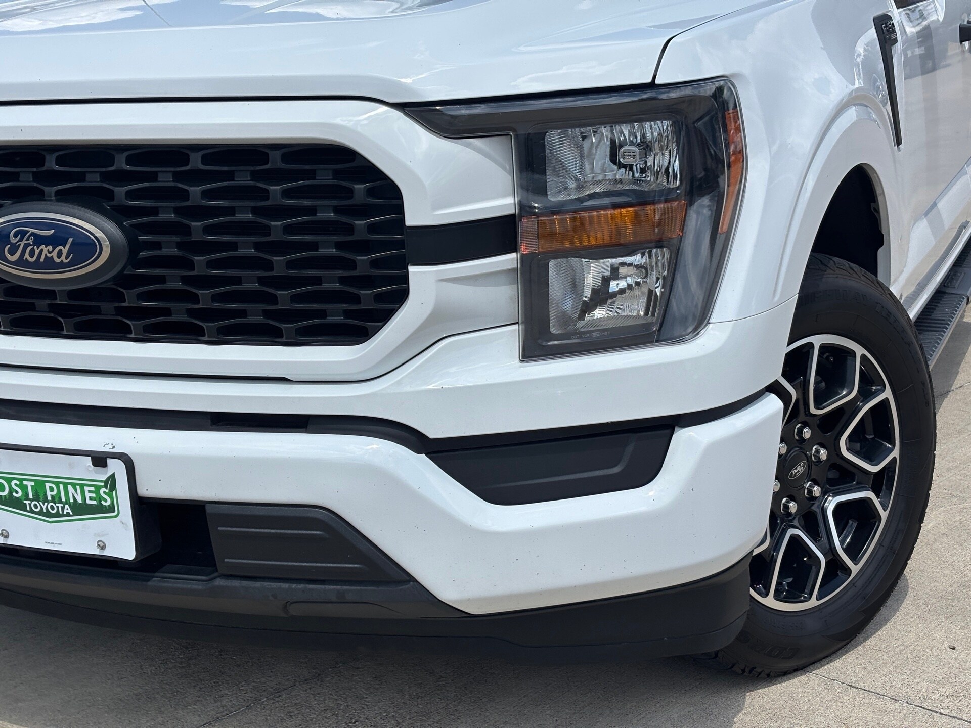 2023 Ford F-150 XL photo 3