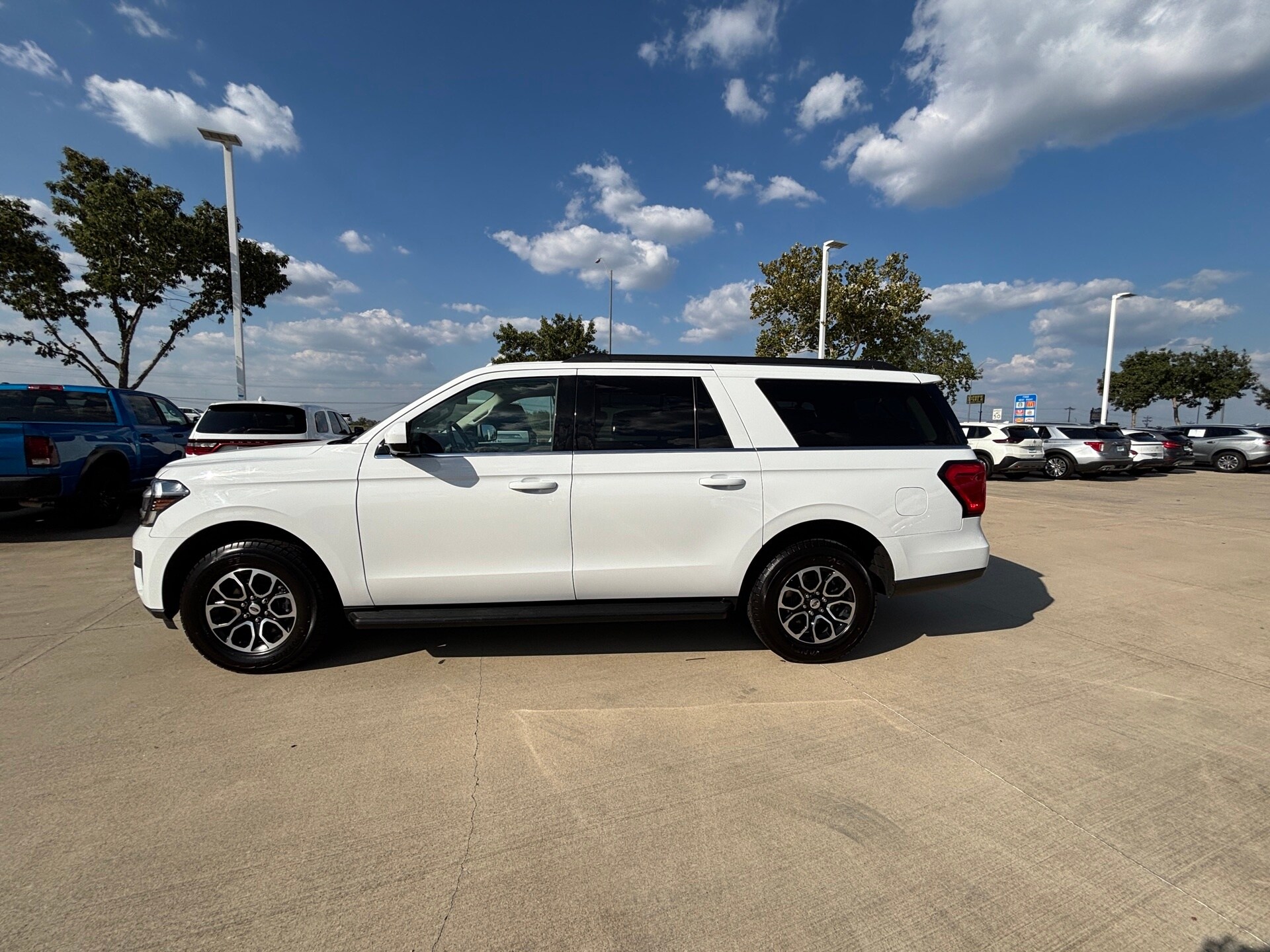 2024 Ford Expedition MAX XLT photo 4