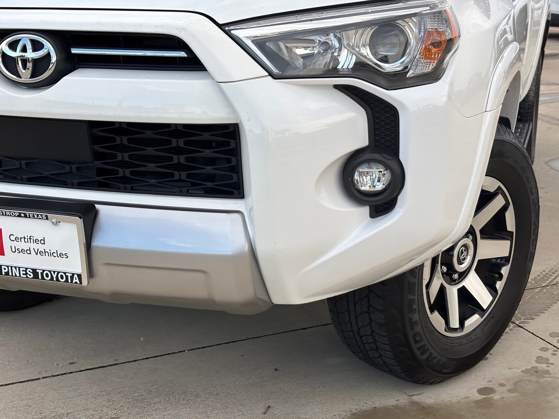 2024 Toyota 4Runner TRD Off-Road photo 2