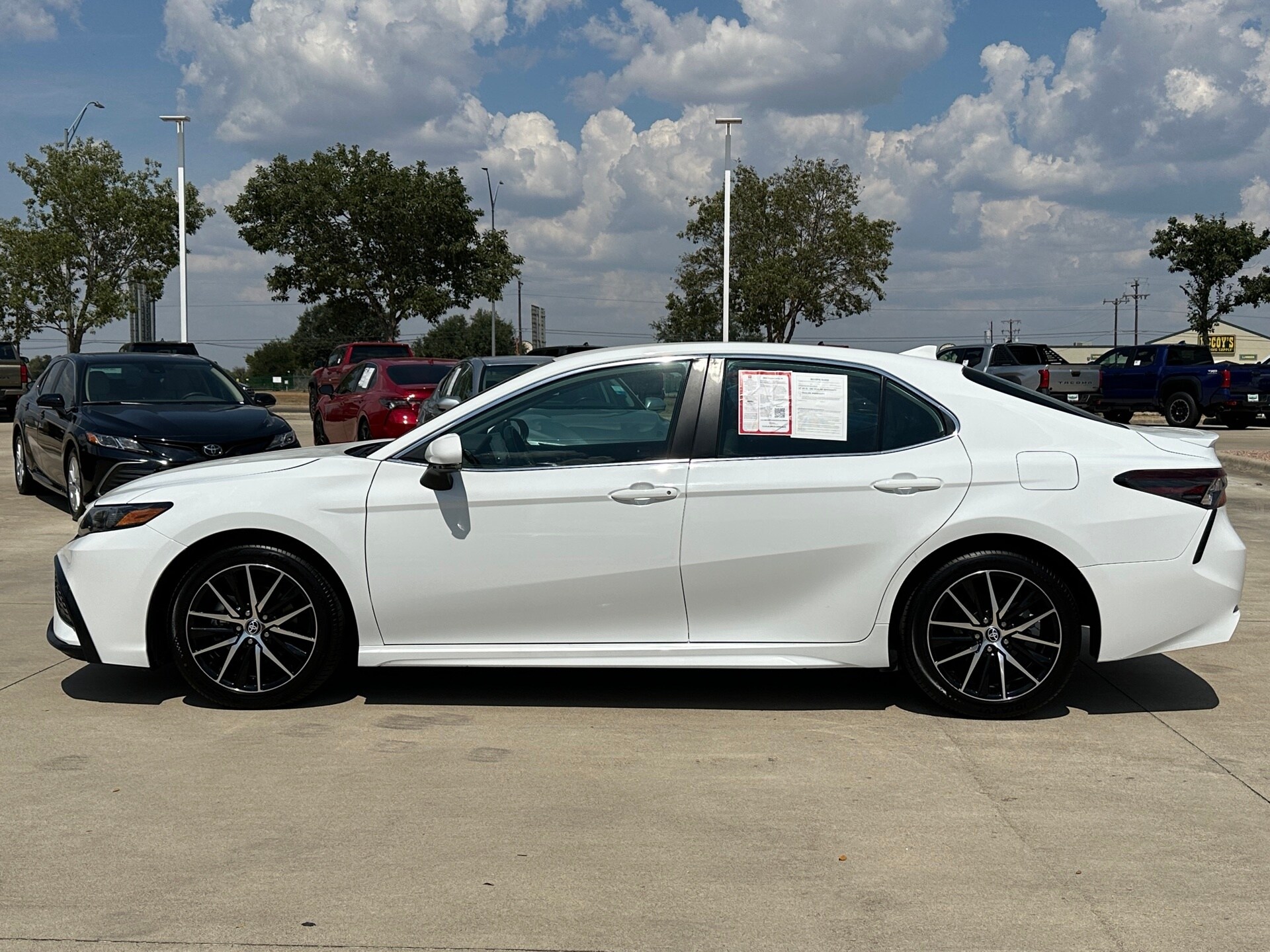 2024 Toyota Camry SE photo 4