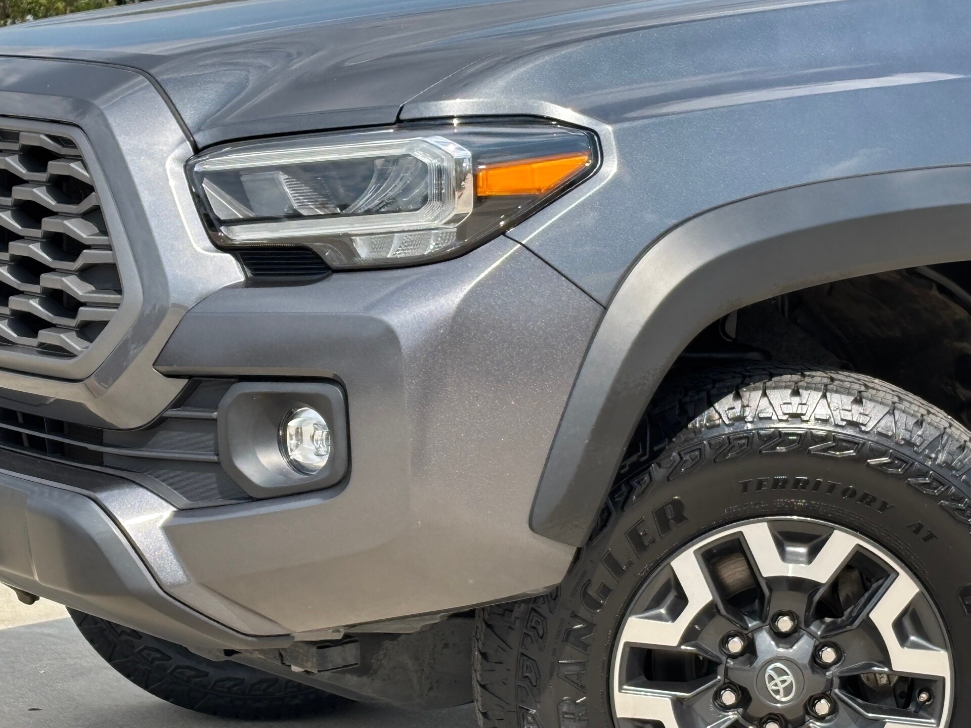 2023 Toyota Tacoma TRD Off-Road Double Cab photo 3
