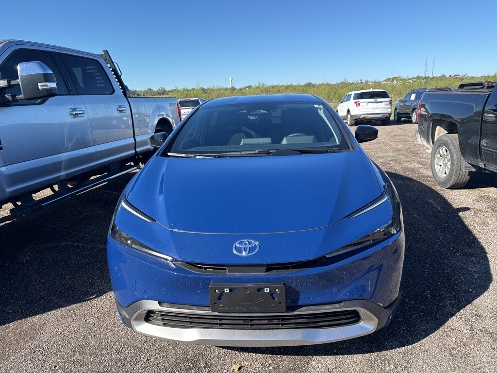 2026 Toyota Prius Plug-in Hybrid SE photo 2