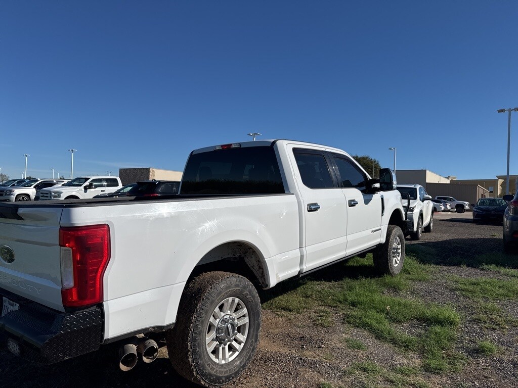2017 Ford F-250 photo 2