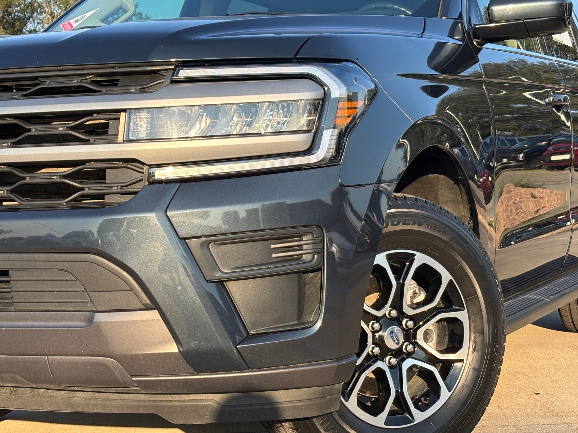 2024 Ford Expedition XLT photo 2