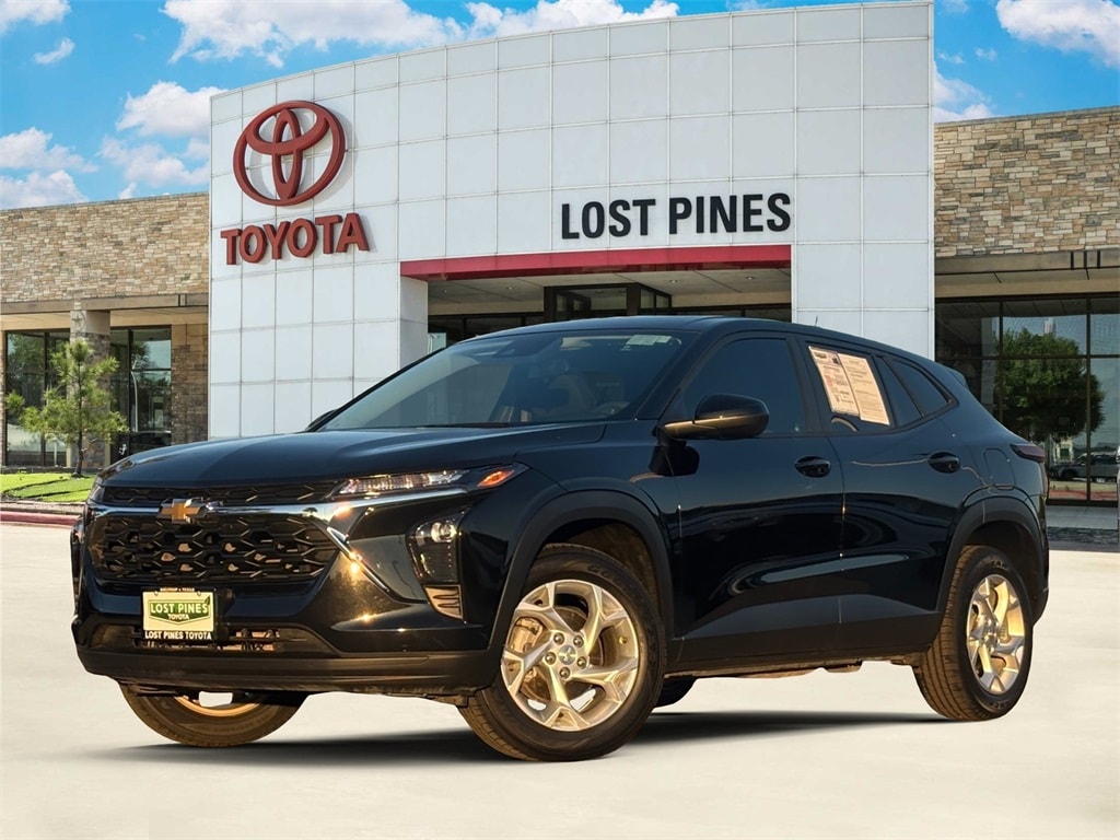 2025 Chevrolet Trax LS