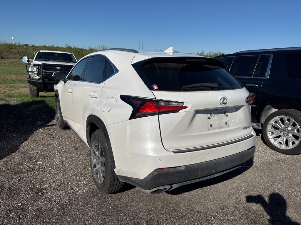 2016 Lexus NX 200t Luxury photo 3