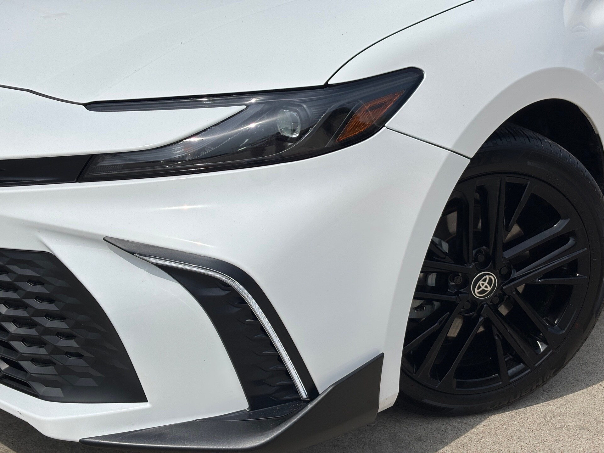 2025 Toyota Camry SE photo 2