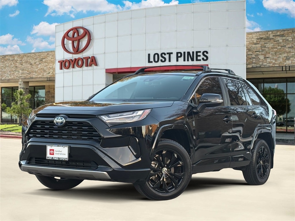 2024 Toyota RAV4 SE's photo