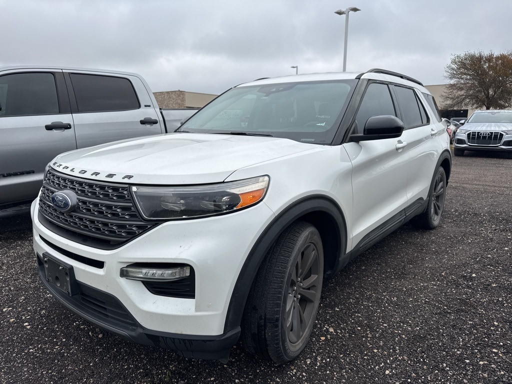 2022 Ford Explorer XLT's photo