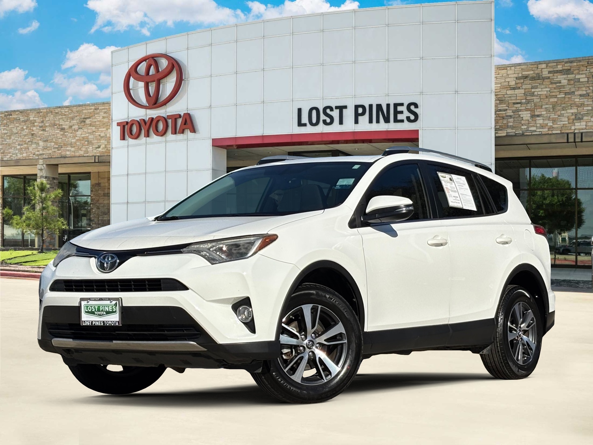 2016 Toyota RAV4 XLE's photo