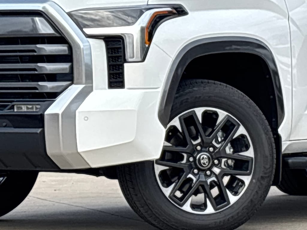 New 2026 Toyota Tundra Limited LIMITED CREWMAX 5.5