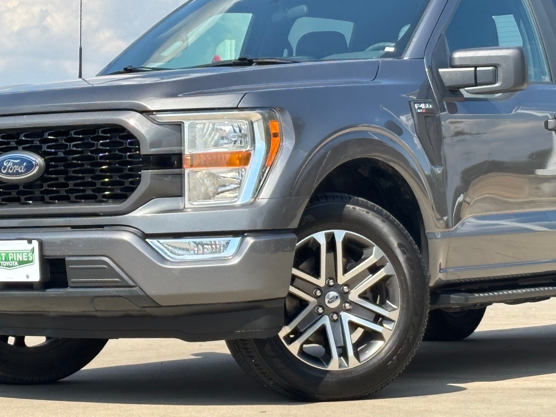 2021 Ford F-150 XL photo 2
