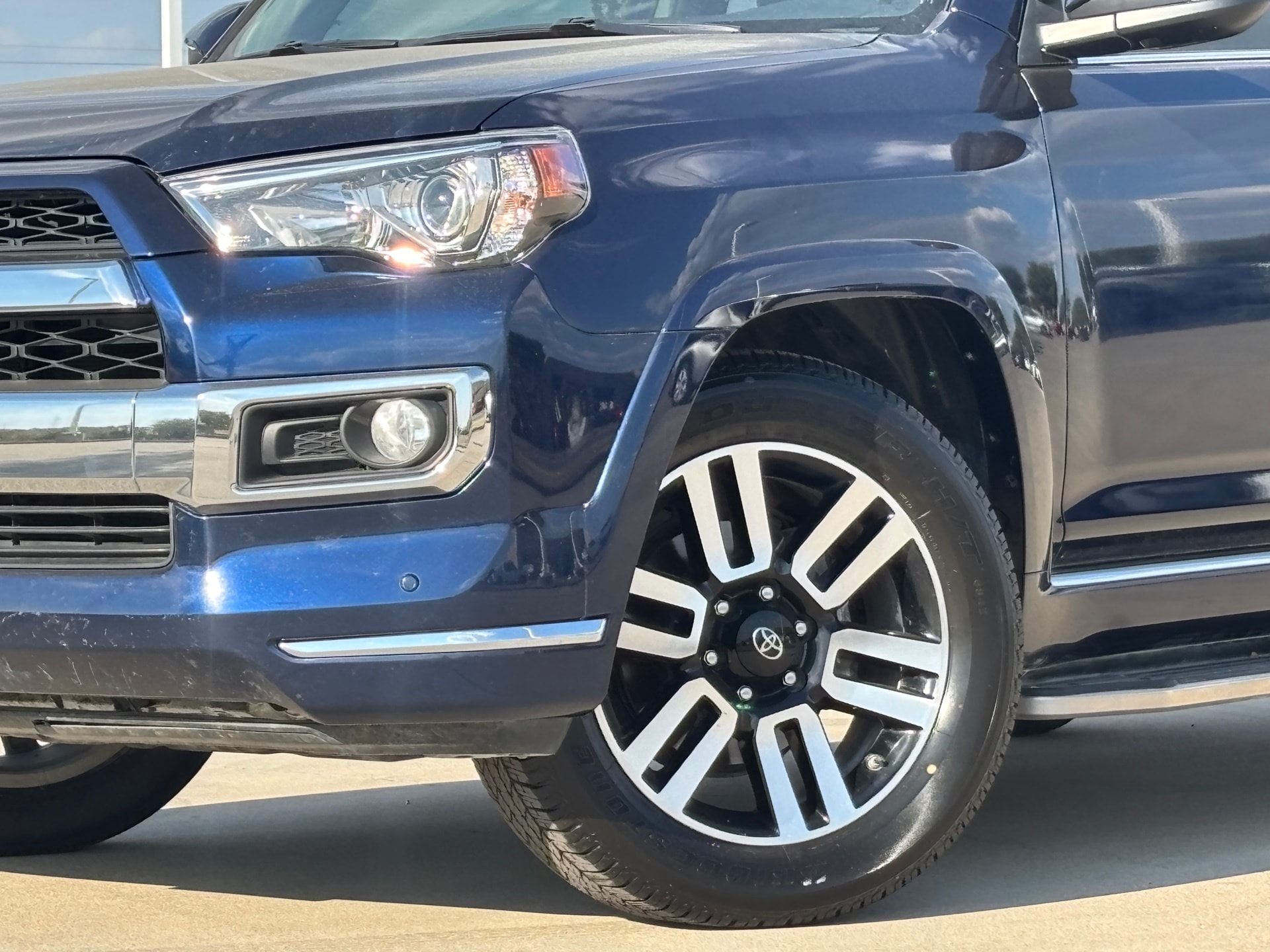 2019 Toyota 4Runner Limited photo 2