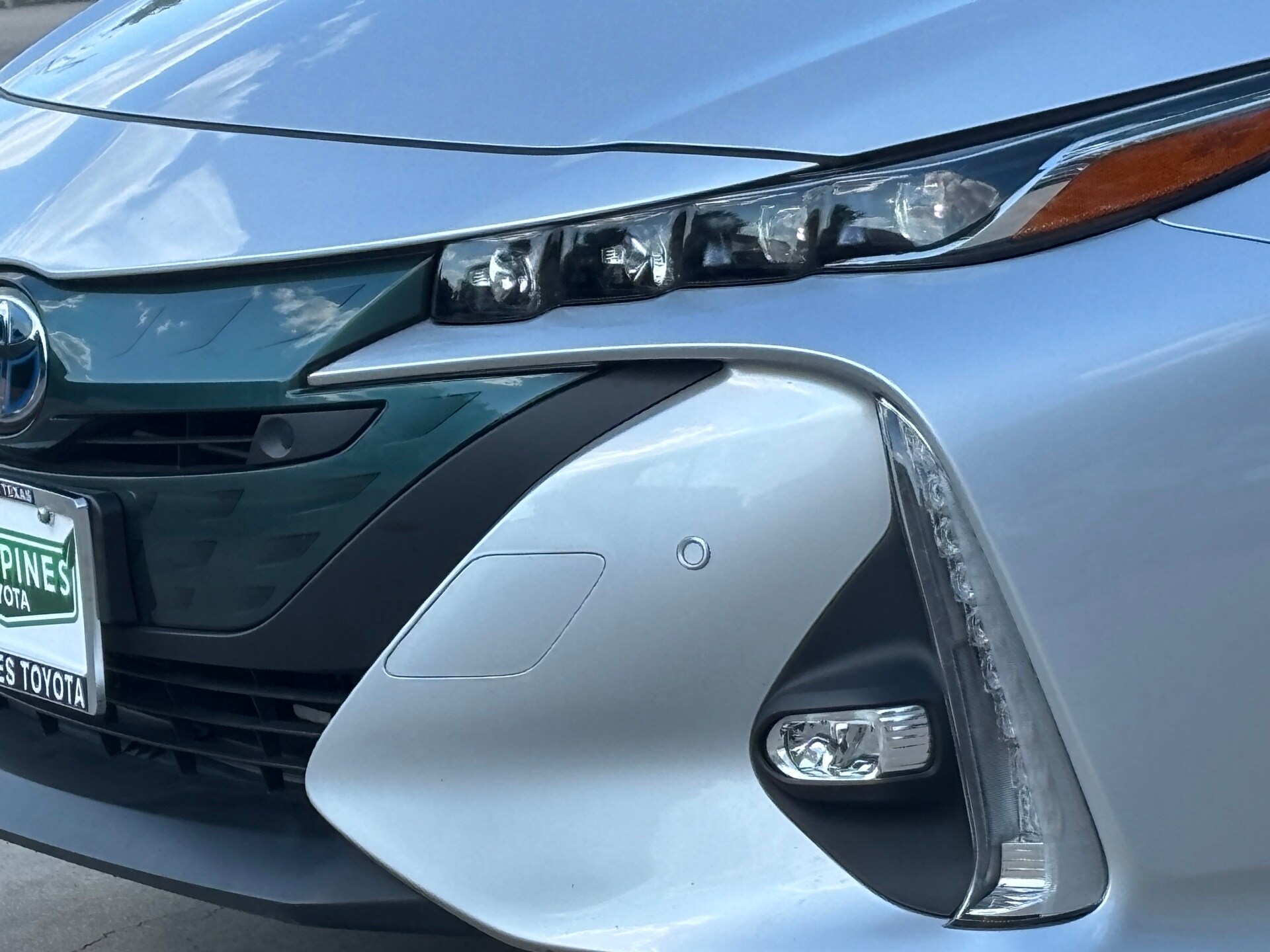 2018 Toyota Prius Prime Advanced photo 3