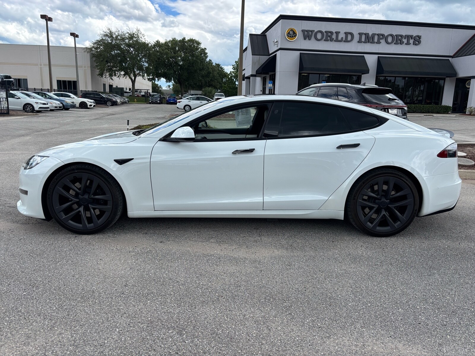 2022 Tesla Model S Plaid photo 2