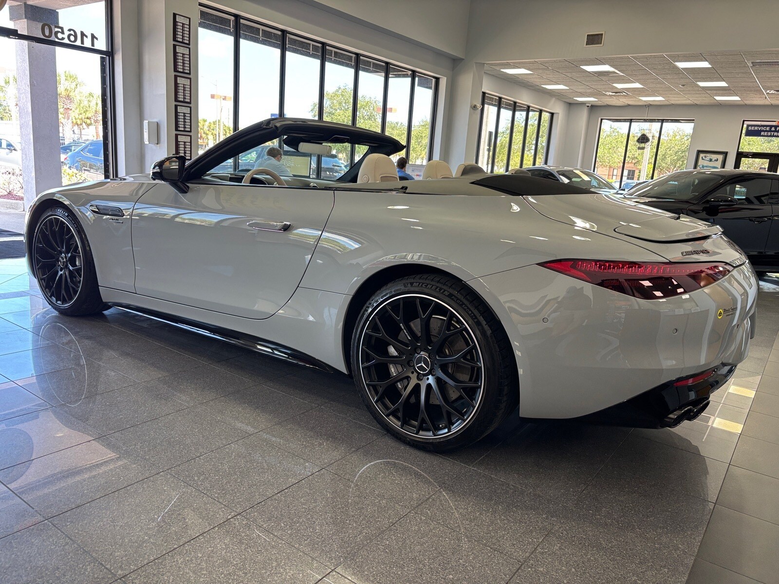 2023 Mercedes Benz SL 43 AMG photo 3