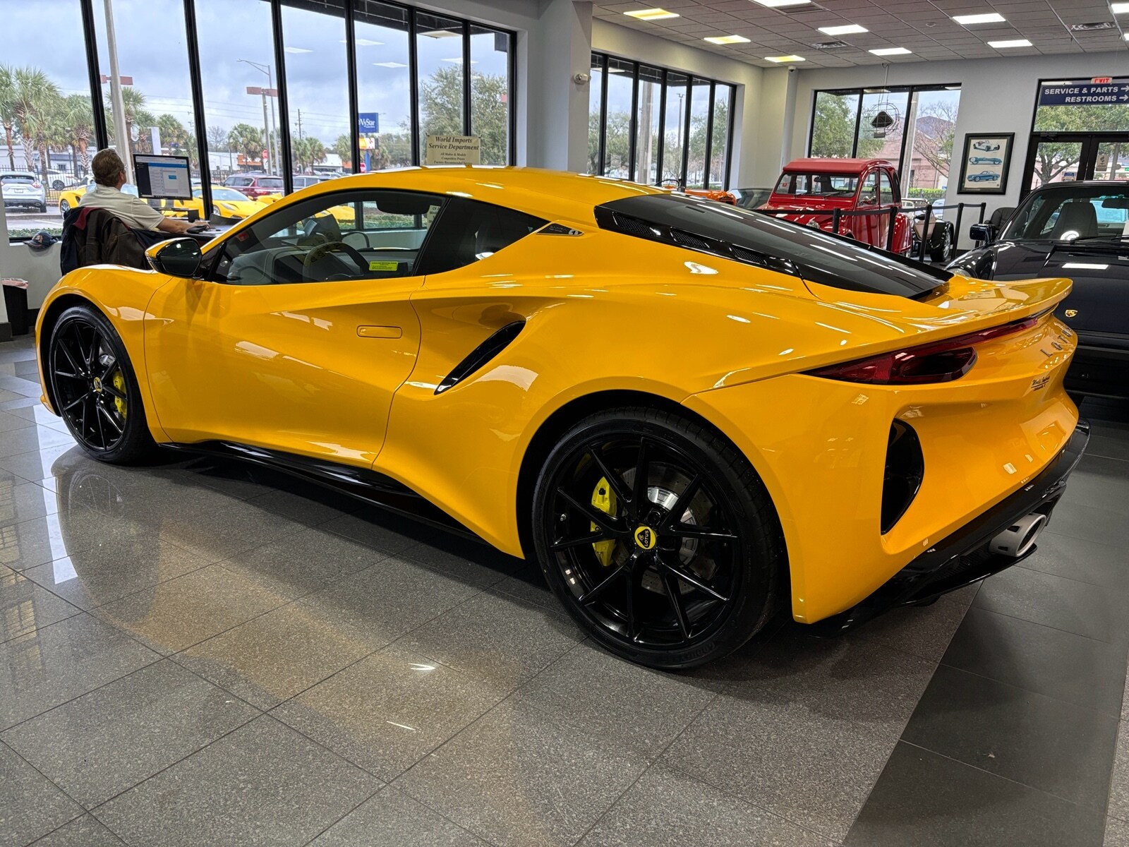 2024 Lotus Emira First Edition photo 2