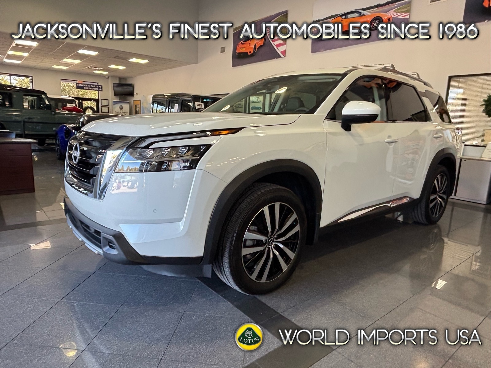 2024 Nissan Pathfinder Platinum's photo