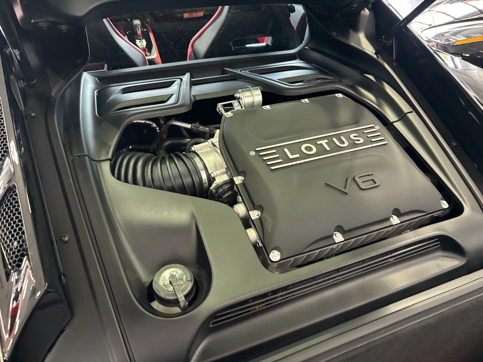 2024 Lotus Emira First Edition - Photo 13