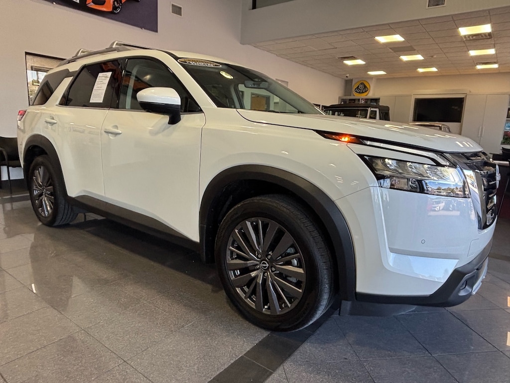 Certified 2024 Nissan Pathfinder SL SUV