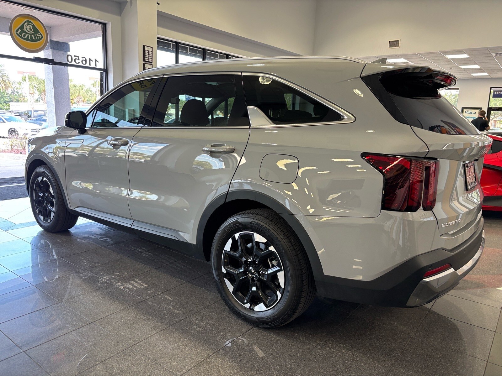 2024 Kia Sorento S photo 3