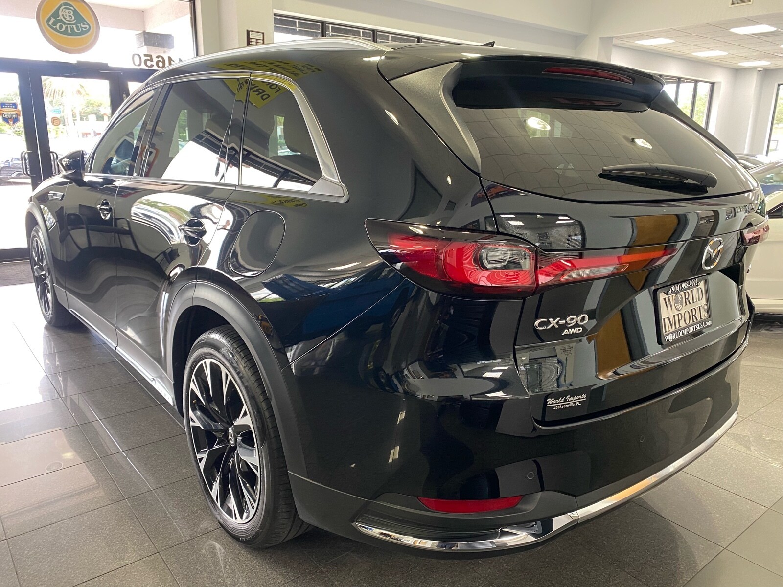 2024 Mazda CX-90 Plug-in Hybrid Premium Plus photo 3